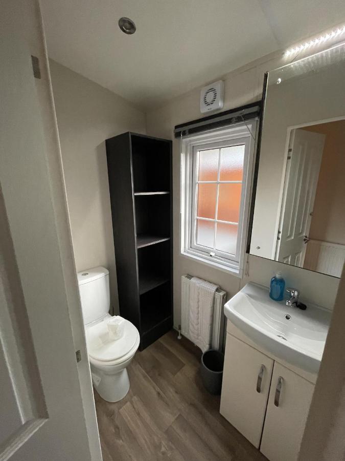 Angie'S Haven, Superb 2 Bedroom Lodge With Hot Tub - Sleeps 6 - Felmoor Park Morpeth Exterior foto