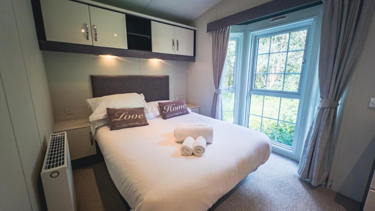 Angie'S Haven, Superb 2 Bedroom Lodge With Hot Tub - Sleeps 6 - Felmoor Park Morpeth Exterior foto