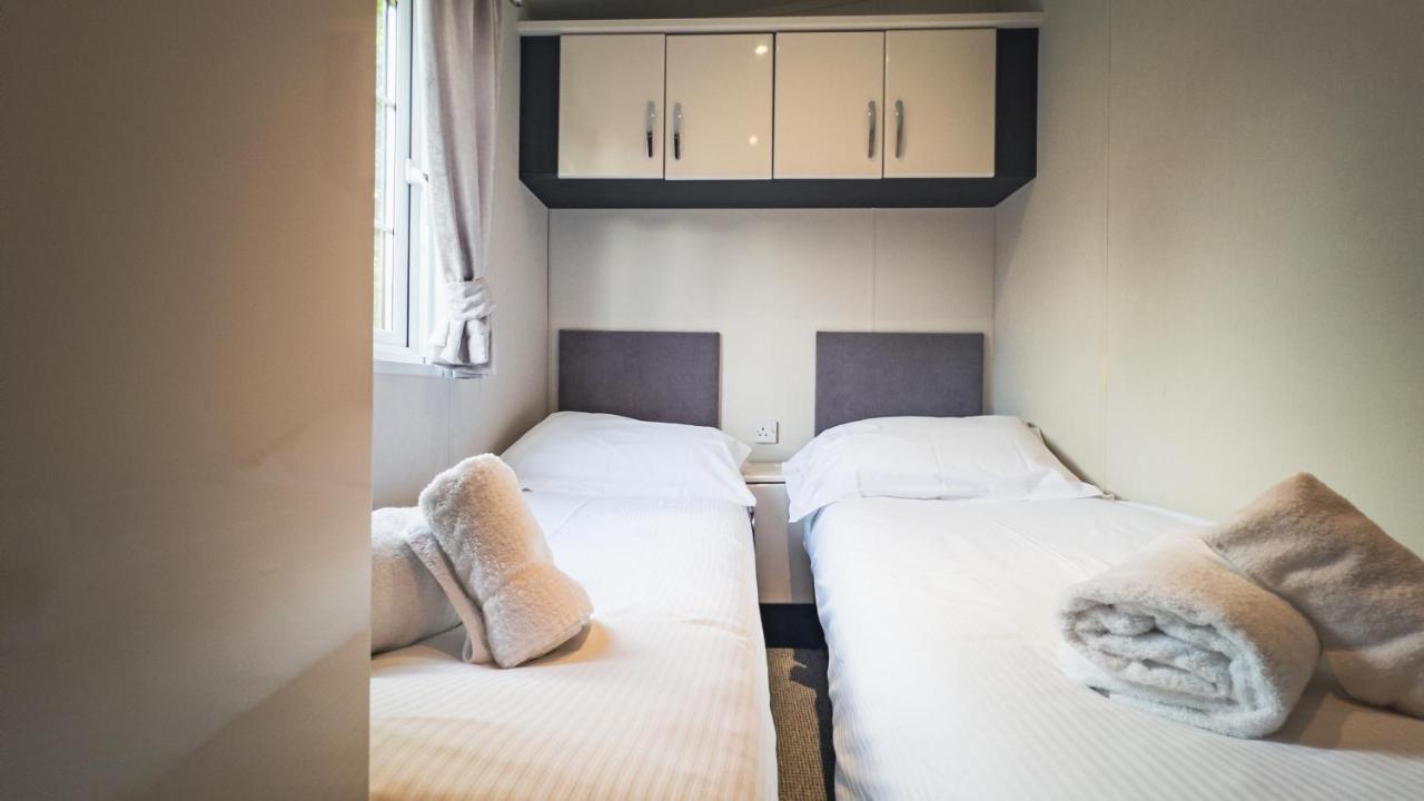 Angie'S Haven, Superb 2 Bedroom Lodge With Hot Tub - Sleeps 6 - Felmoor Park Morpeth Exterior foto