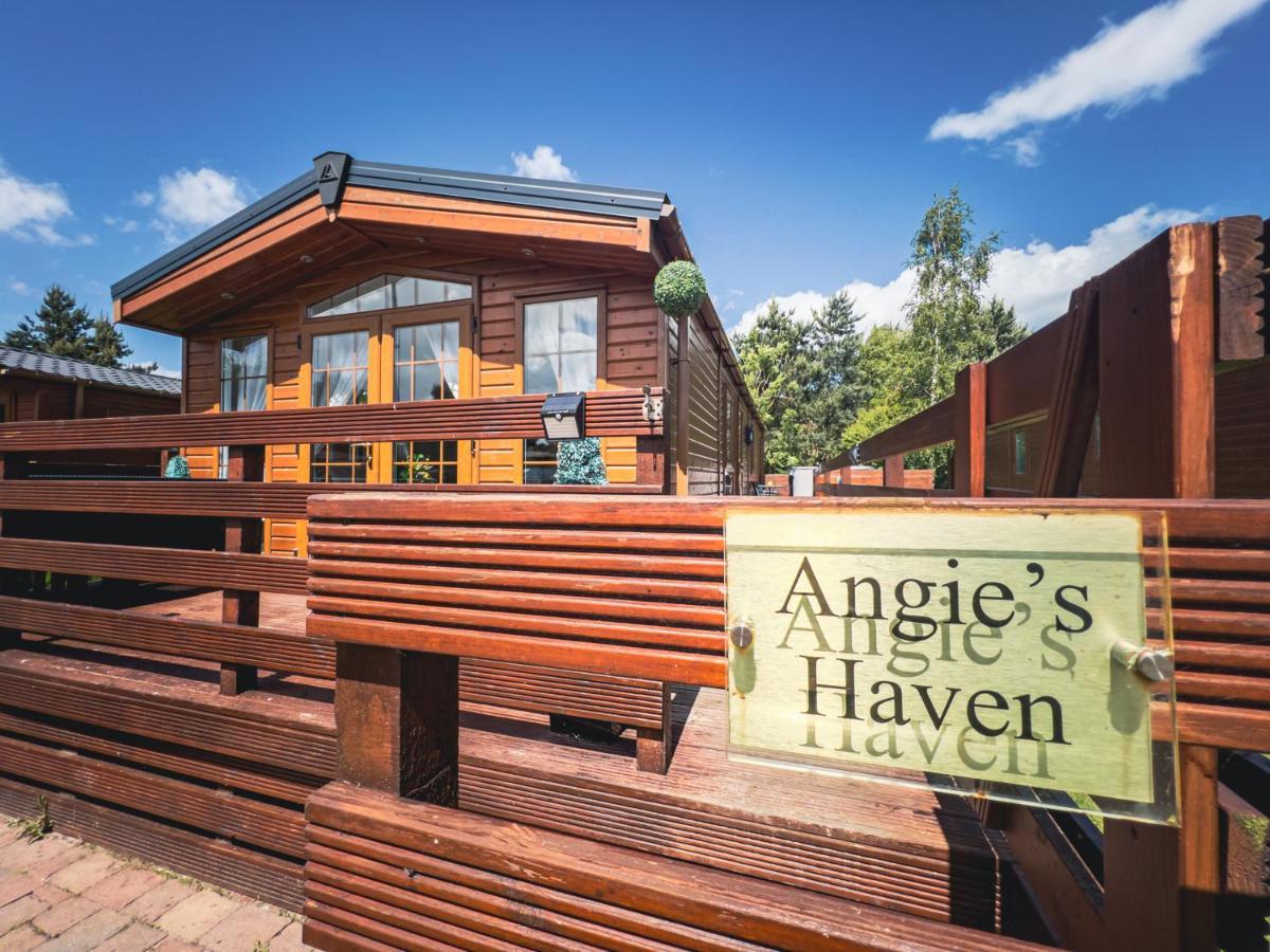 Angie'S Haven, Superb 2 Bedroom Lodge With Hot Tub - Sleeps 6 - Felmoor Park Morpeth Exterior foto