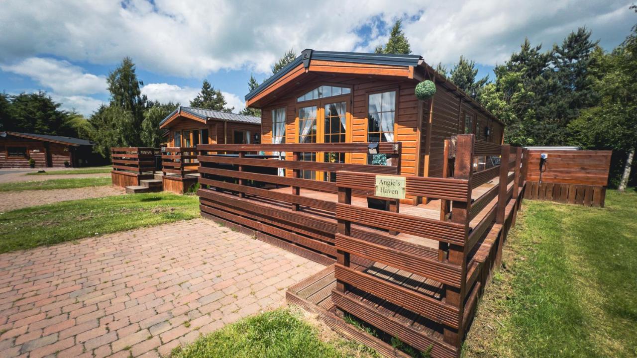 Angie'S Haven, Superb 2 Bedroom Lodge With Hot Tub - Sleeps 6 - Felmoor Park Morpeth Exterior foto