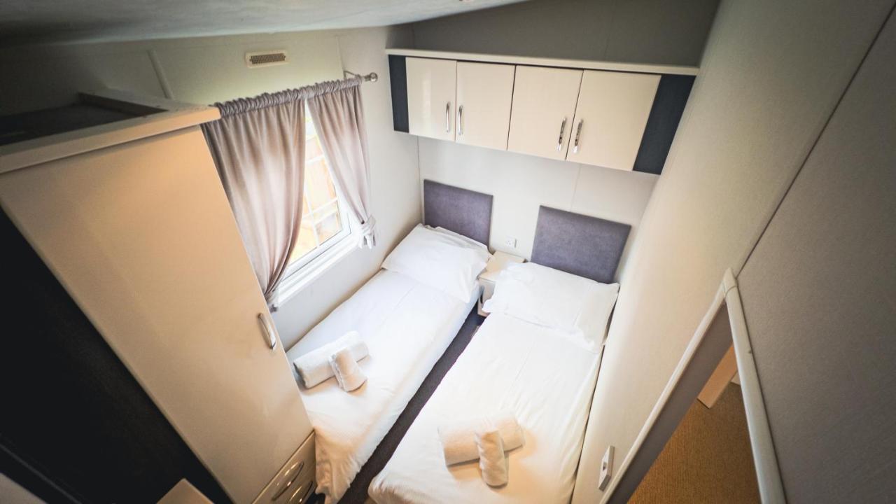Angie'S Haven, Superb 2 Bedroom Lodge With Hot Tub - Sleeps 6 - Felmoor Park Morpeth Exterior foto